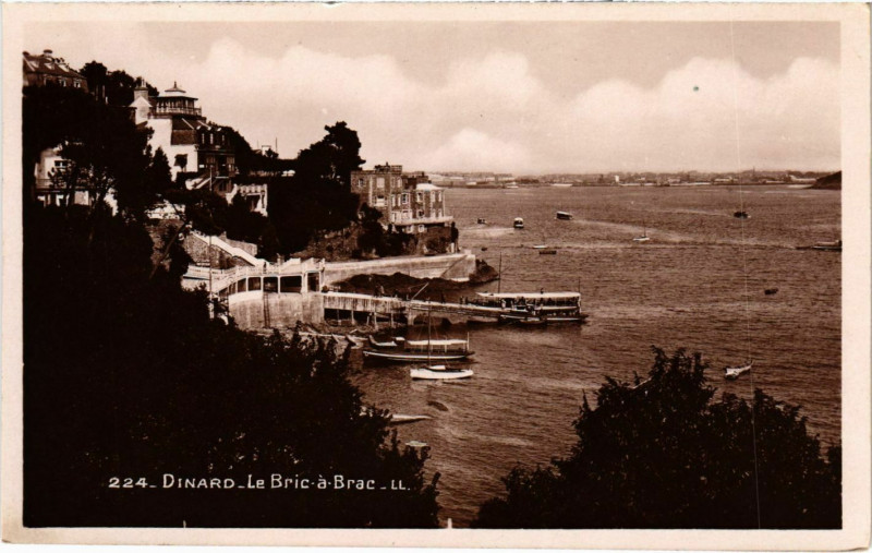 Carte postale ancienne Dinard- Le Bric a Brac France à Dinard