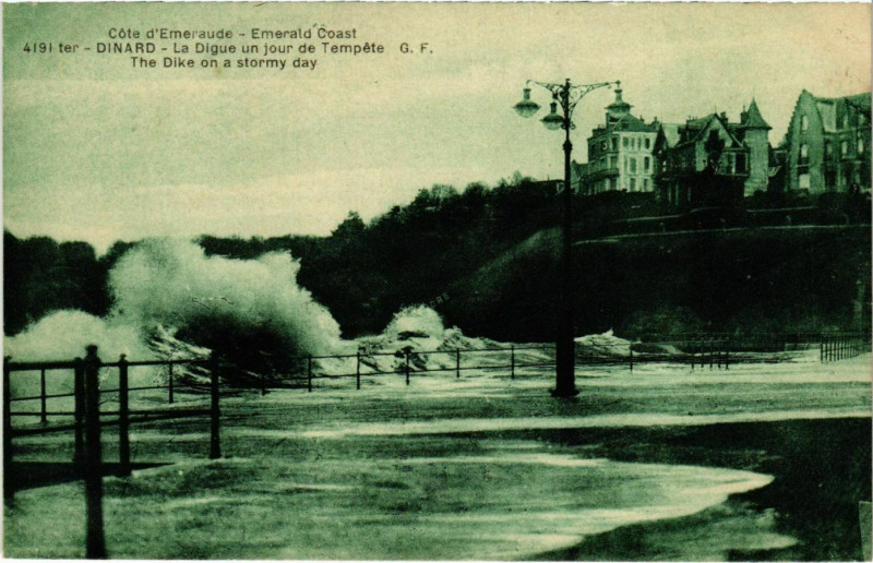 Carte postale ancienne Dinard- La Digue un jour de Tempete France à Dinard