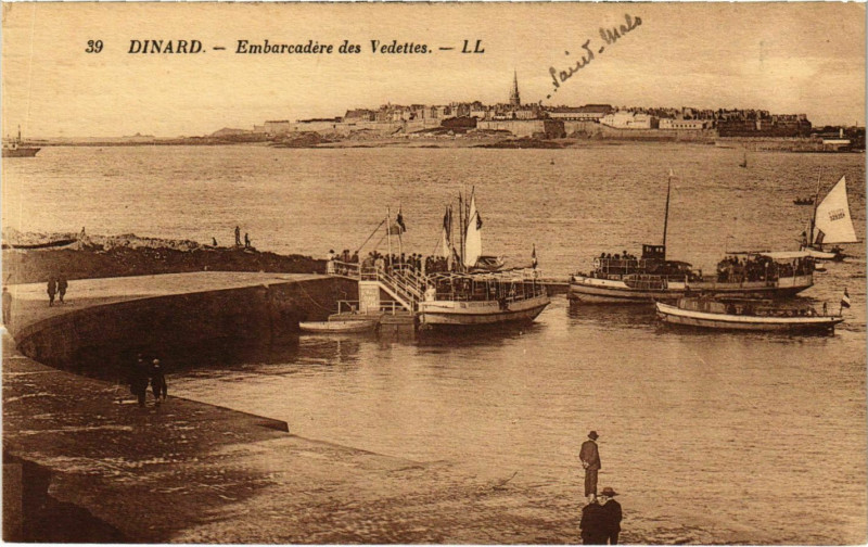 Carte postale ancienne Dinard- Embarcadere des Vedettes France à Dinard