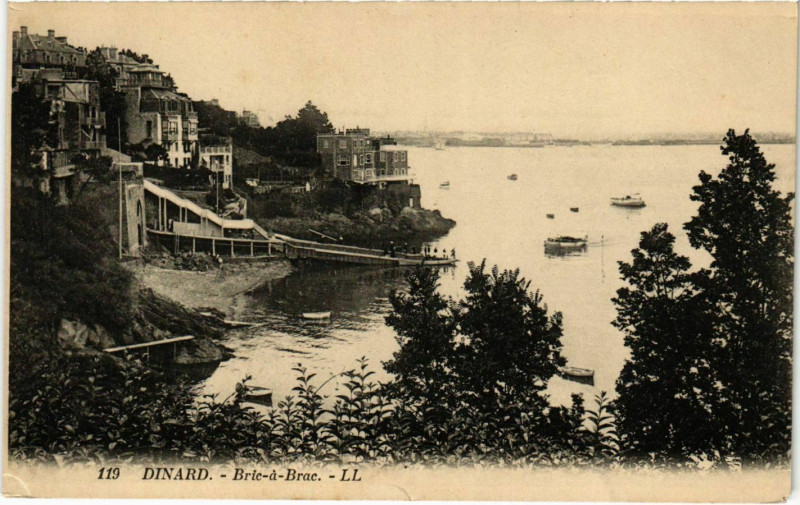 Carte postale ancienne Dinard- Bric a Brac France à Dinard