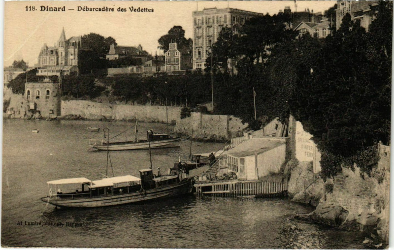 Carte postale ancienne Dinard- Debarcadere des Vedettes France à Dinard