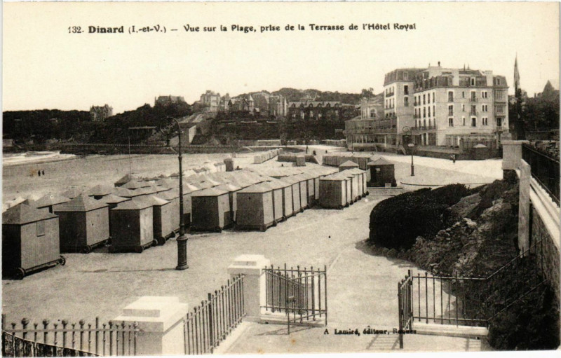 Carte postale ancienne Dinard- vue sur la Plage France à Dinard
