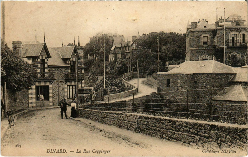 Carte postale ancienne Dinard- La Rue Coppinger France à Dinard