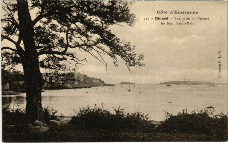 Carte postale ancienne Dinard- vue prise du Prieure, Au loinSaint-Malo France à Dinard