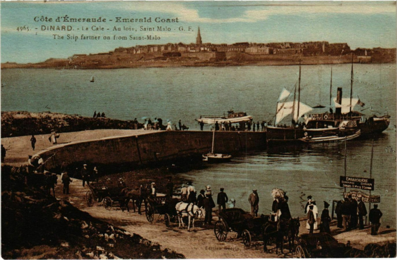 Carte postale ancienne Dinard- La Cale, Au loinSaint-Malo France à Dinard