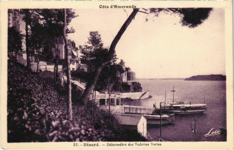 Carte postale ancienne Dinard- Debarcadere des Vedettes Vertes France à Dinard