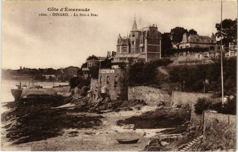 Carte postale ancienne Dinard- Bric a Brac France à Dinard