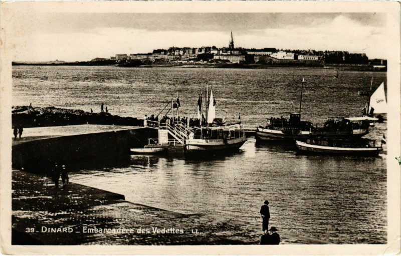 Carte postale ancienne Dinard- Embarcadere des Vedettes France à Dinard