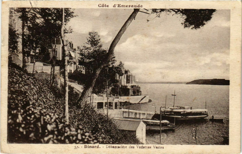 Carte postale ancienne Dinard- Debarcadere des Vedettes Verles France à Dinard