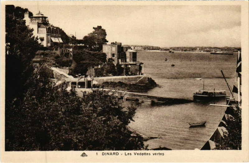 Carte postale ancienne Dinard- Les Vedettes vertes France à Dinard