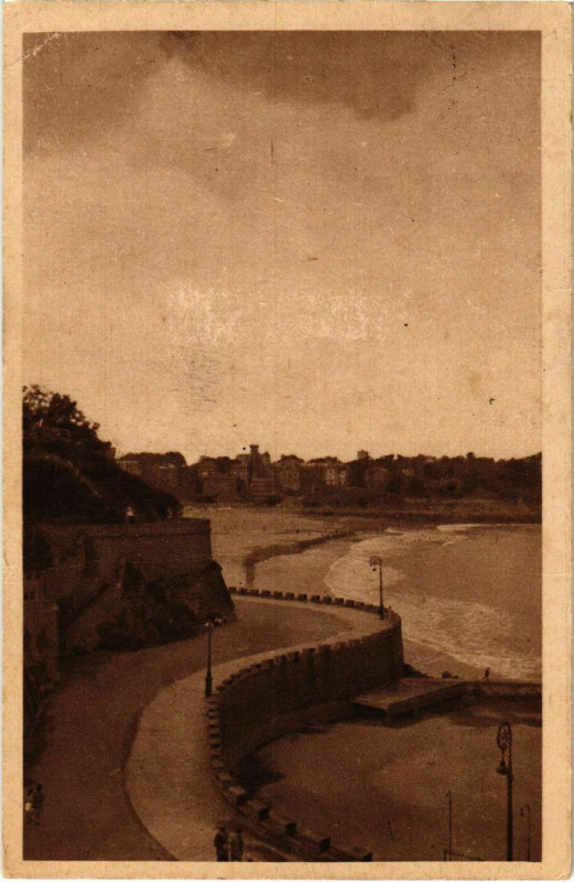 Carte postale ancienne Dinard- Vue sur la Plage France à Dinard