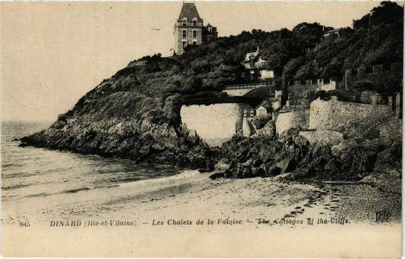 Carte postale ancienne Dinard- Les Chalets de la Falaise France à Dinard