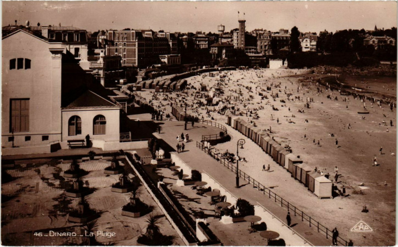 Carte postale ancienne Dinard- La Plage France à Dinard