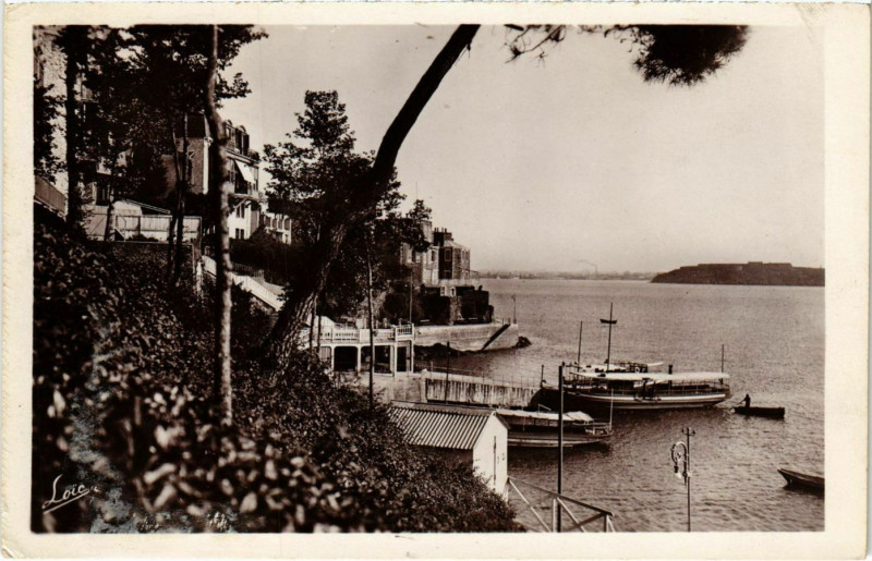 Carte postale ancienne Dinard- Debarcadere des Vedettes Verles France à Dinard