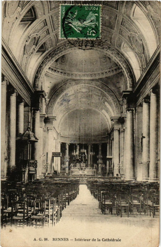 Carte postale ancienne Rennes - Interieur de la Cathedrale à Rennes