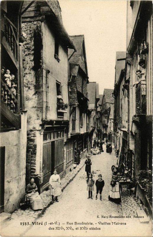 Carte postale ancienne Vitre (I.-et-V.) - Rue Baudraire - Vieilles Maisons des Xiv Xv et à Vitré