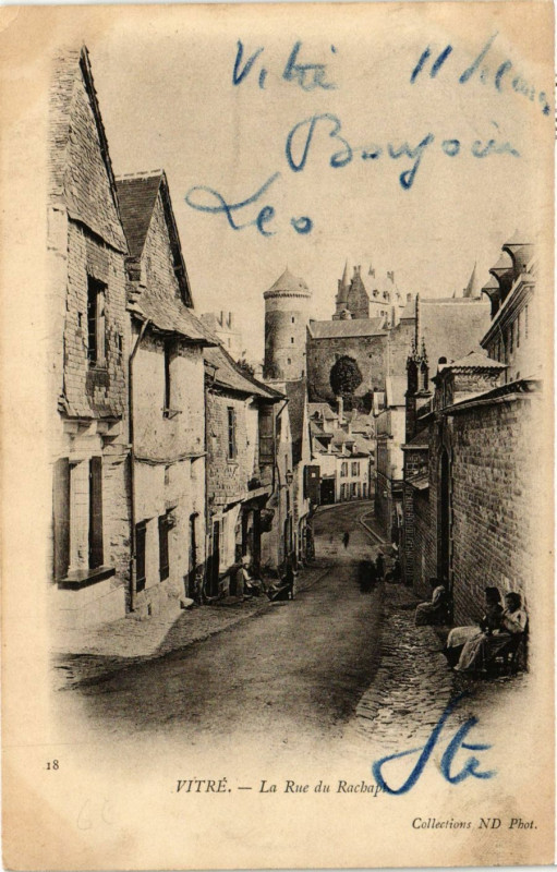 Carte postale ancienne Vitre - La Rue du Rachapt à Vitré