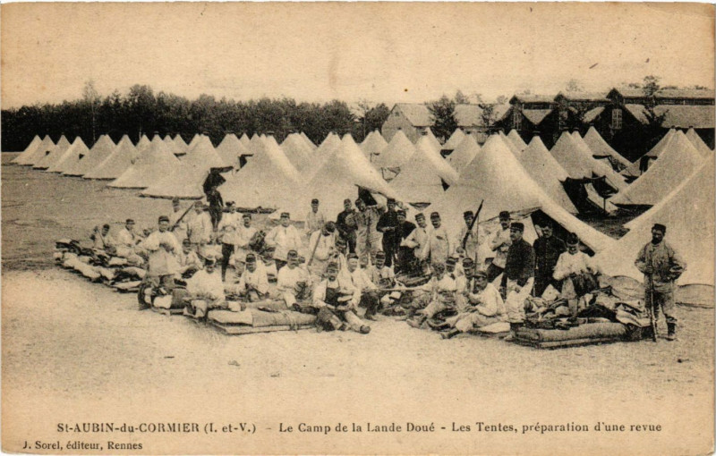 Carte postale ancienne Saint-Aubin-du-Cormier (I.-et-V.) - Le Campde la Lande Doué - Les à Saint-Aubin-du-Cormier