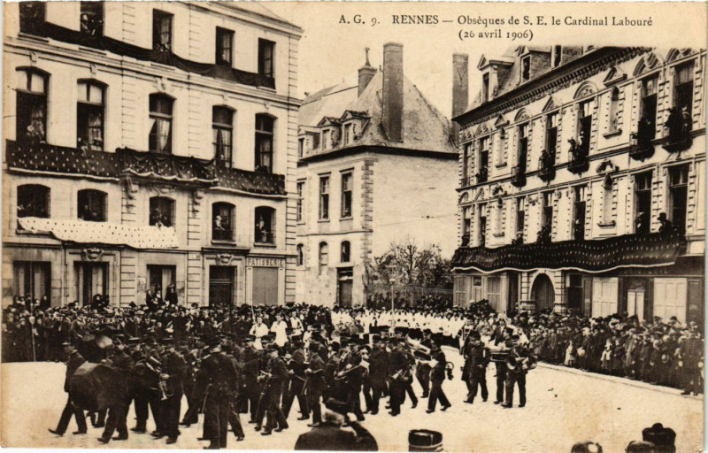 Carte postale ancienne Rennes - Obségues de S.E. le Cardinal Labouré (26 avril 1906) à Rennes