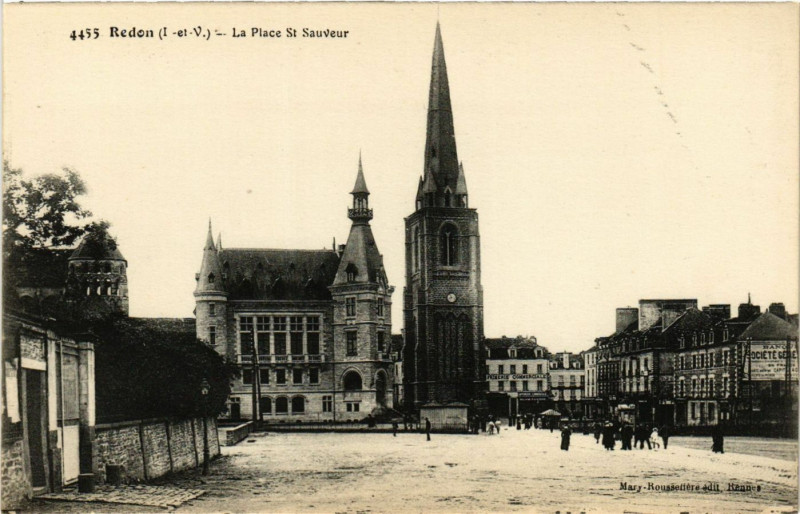 Carte postale ancienne Redon (I.-et-V.) - La Place Saint-Sauveur à Redon