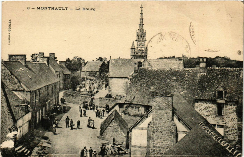 Carte postale ancienne Monthault - La Bourg à Monthault