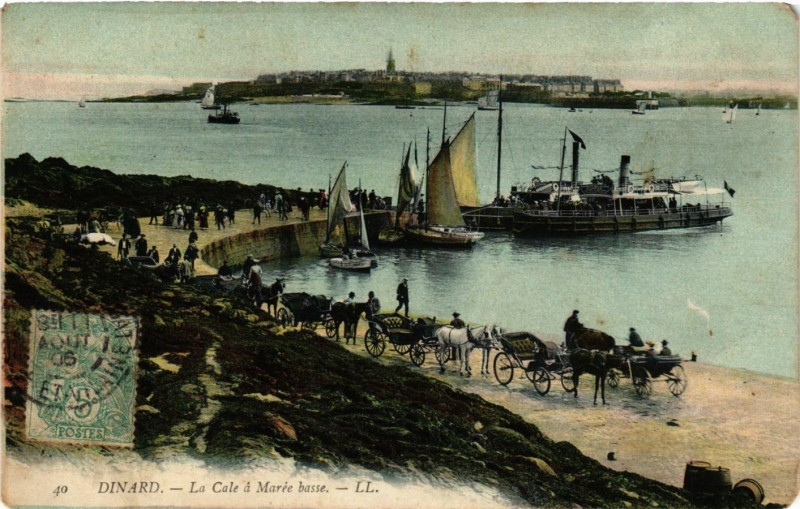 Carte postale ancienne Dinard - La Cale a Marée basse à Dinard