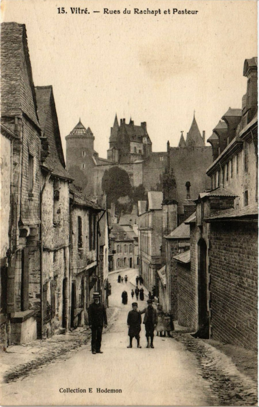 Carte postale ancienne Vitre - Rues du Rachapt et Pasteur à Vitré