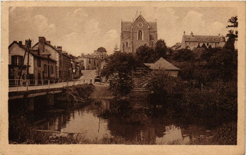 Carte postale ancienne Betton (I.-et-V.) - Vue d'ensemble prise du Pont de la riviere à Betton