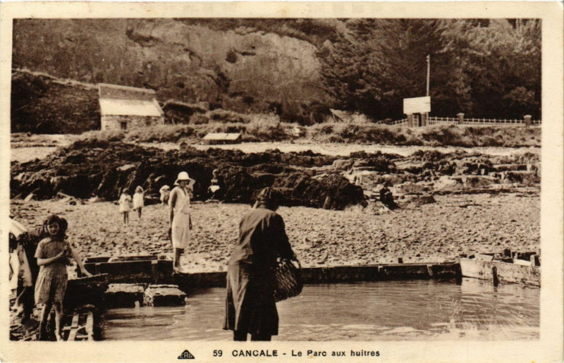 Carte postale ancienne Cancale - Le Parc aux huitres à Cancale