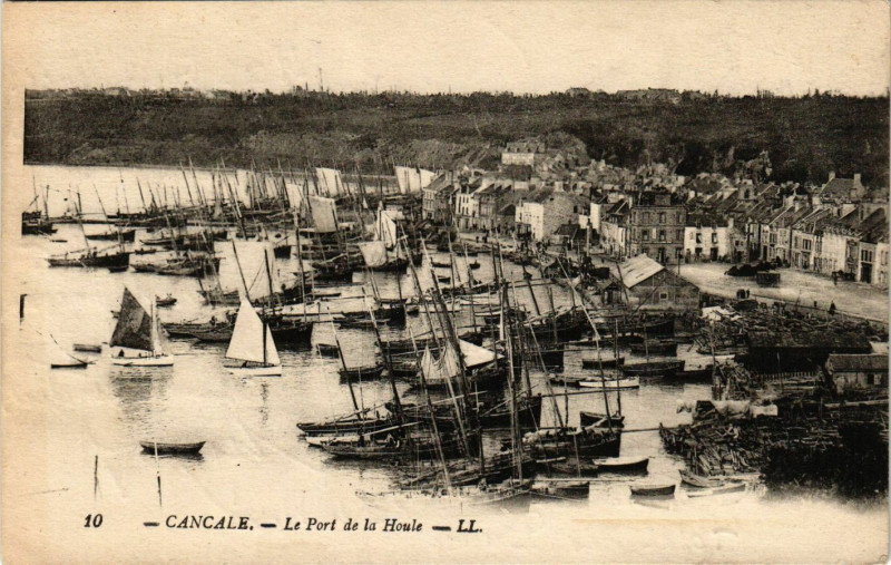 Carte postale ancienne Cancale - Le Port de la Houle à Cancale