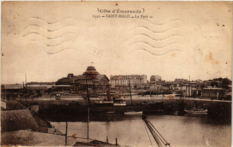 Carte postale ancienne Cote - d'Emeraude - Saint-Malo - Le Port à Saint-Malo