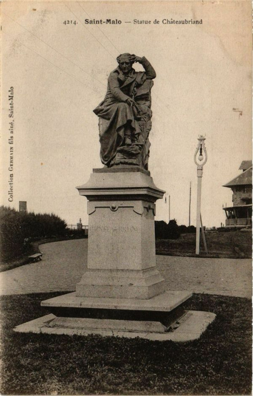 Carte postale ancienne Saint-Malo-Statue de Chateaubriand à Saint-Malo