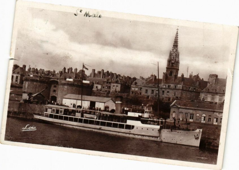 Carte postale ancienne Saint-Malo-Les Quais à Saint-Malo