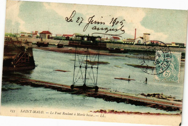 Carte postale ancienne Saint-Malo-Le Port Roulant a Marée basse à Saint-Malo
