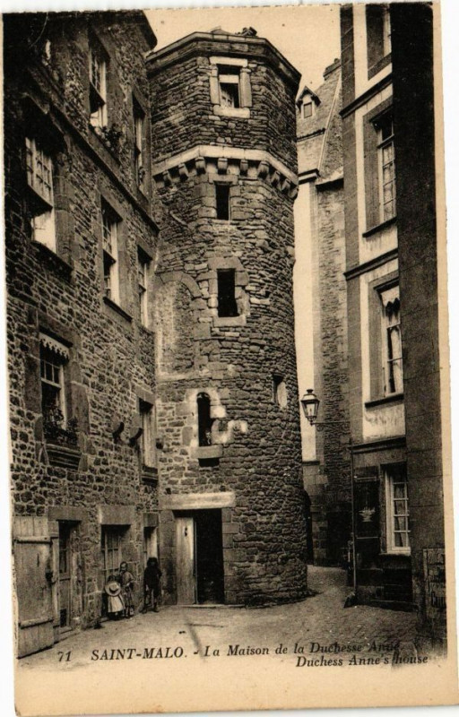 Carte postale ancienne Saint-Malo-La Maison de la Duchesse Anne à Saint-Malo