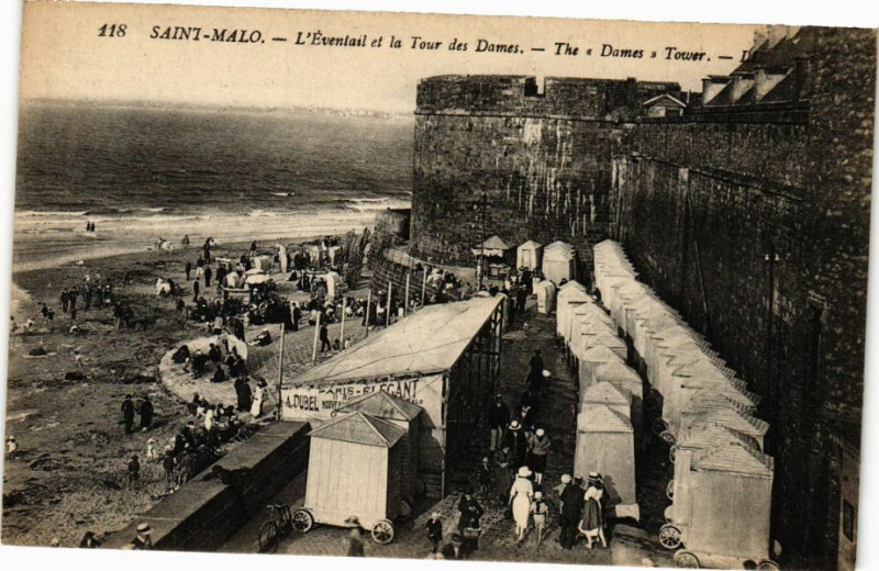 Carte postale ancienne Saint-Malo-L'Eventail et la Tour des Dames à Saint-Malo