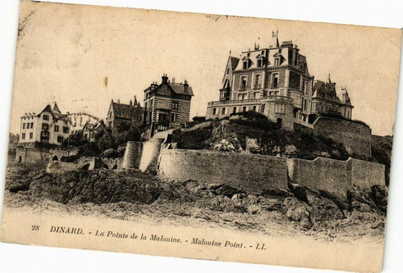 Carte postale ancienne Dinard-La Pointe de la Malouine à Dinard
