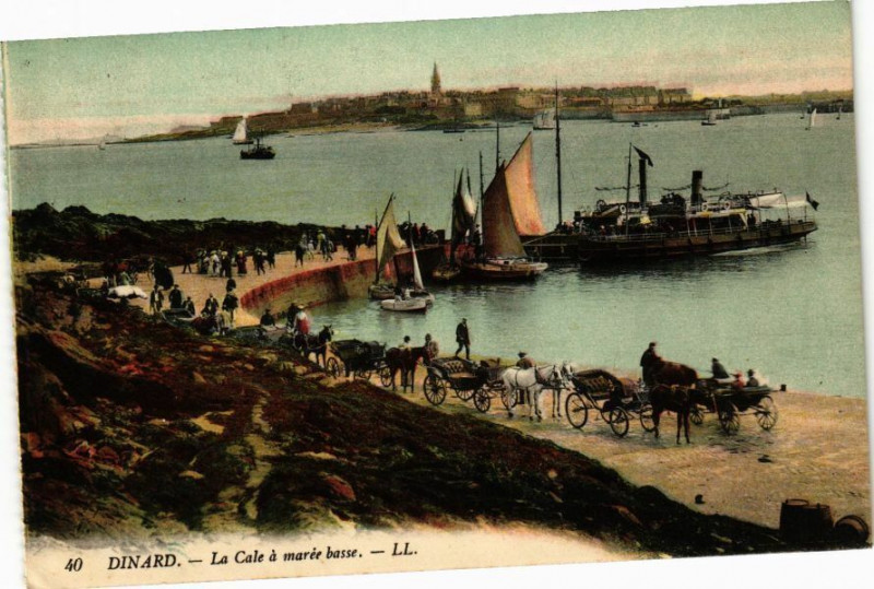 Carte postale ancienne Dinard-La Cale a marée basse à Dinard