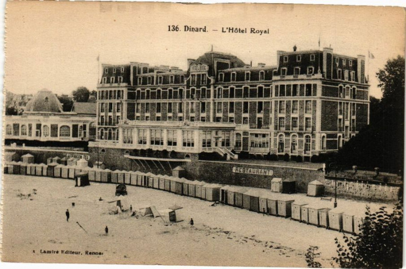 Carte postale ancienne Dinard-L'Hotel Royal à Dinard