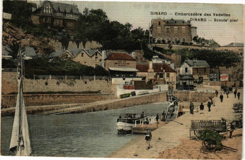 Carte postale ancienne Dinard-Embarcadere des Vedettes à Dinard