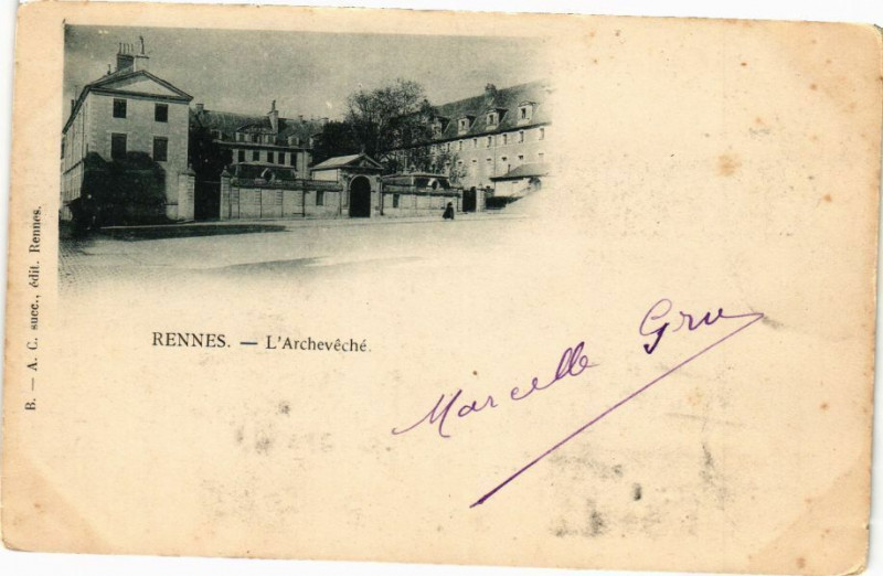 Carte postale ancienne Rennes-L'Archevéche à Rennes