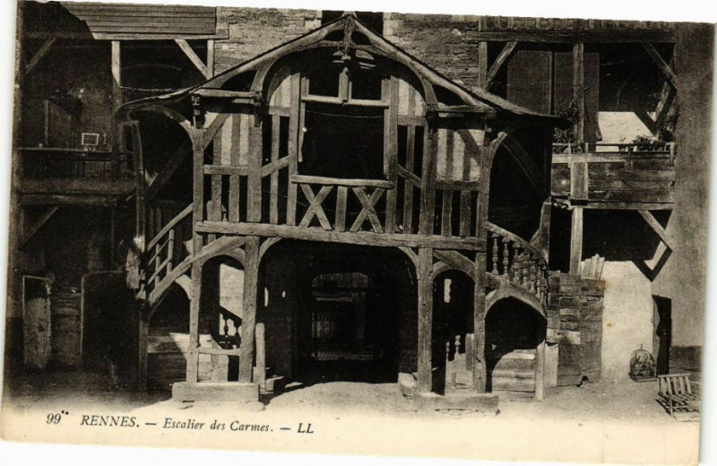 Carte postale ancienne Rennes-Escalier des Carmes à Rennes