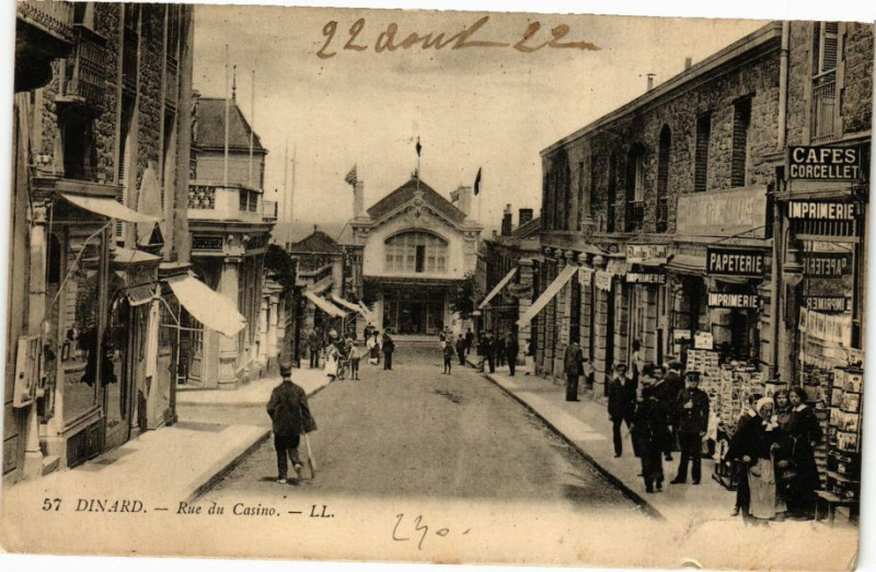 Carte postale ancienne Dinard-Rue du Casino à Dinard