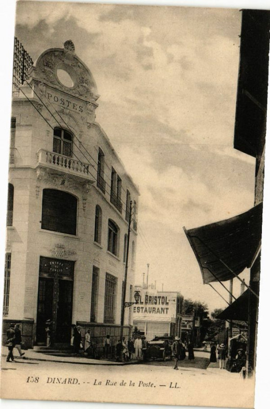 Carte postale ancienne Dinard-La Rue de la Poste à Dinard