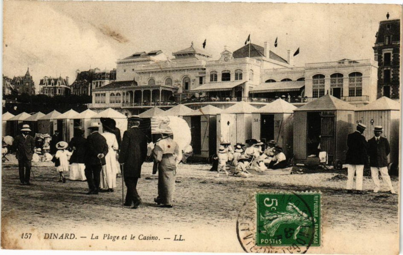 Carte postale ancienne Dinard-La Plage et le Casino à Dinard