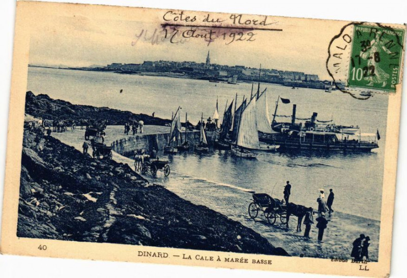 Carte postale ancienne Dinard-La Cale a Marée Basse à Dinard
