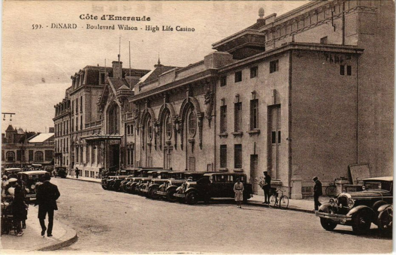 Carte postale ancienne Dinard-Boulevard Wilson-High-Life Casino à Dinard