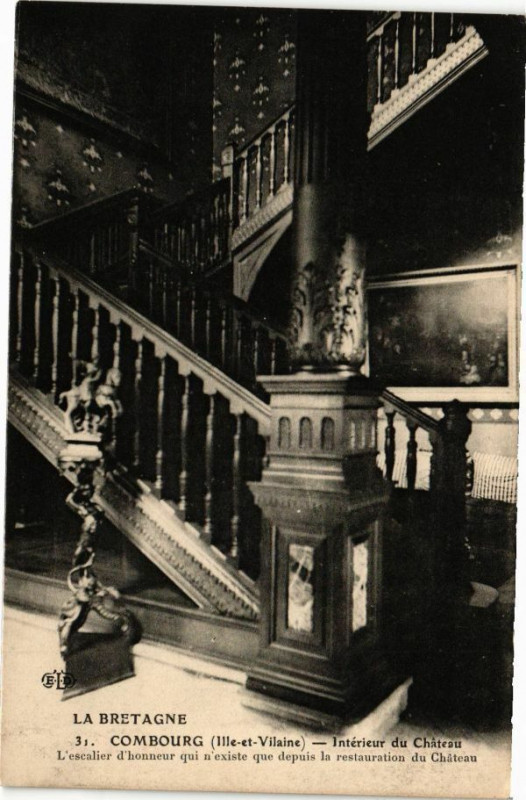 Carte postale ancienne Combourg-Intérieur du Chateau à Combourg