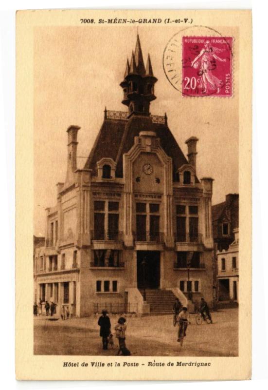 Carte postale ancienne Hôtel de Ville et la Poste - Route de Merdrignac à Saint-Méen-le-Grand