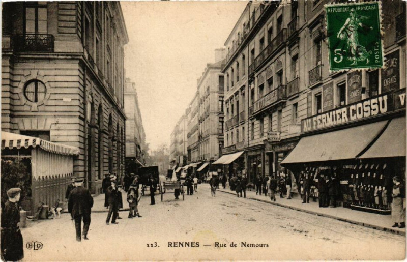 Carte postale ancienne Rennes-Rue de Nemours à Rennes